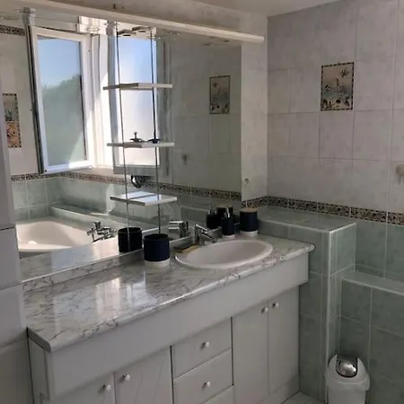 Maison De 10 Personnes, *